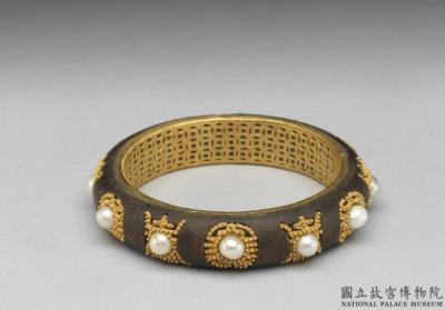 图片[2]-Agarwood bracelet with longevity symbols in pearl-and-gold inlay, Qing dynasty (1644-1911)-China Archive